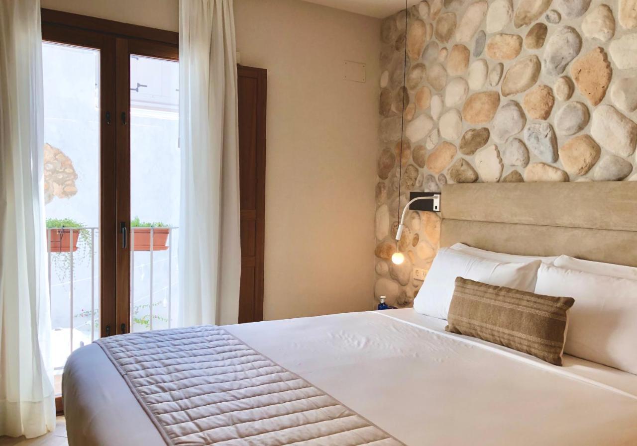 Deluxe Double Room with Balcony,746847500:JPEG