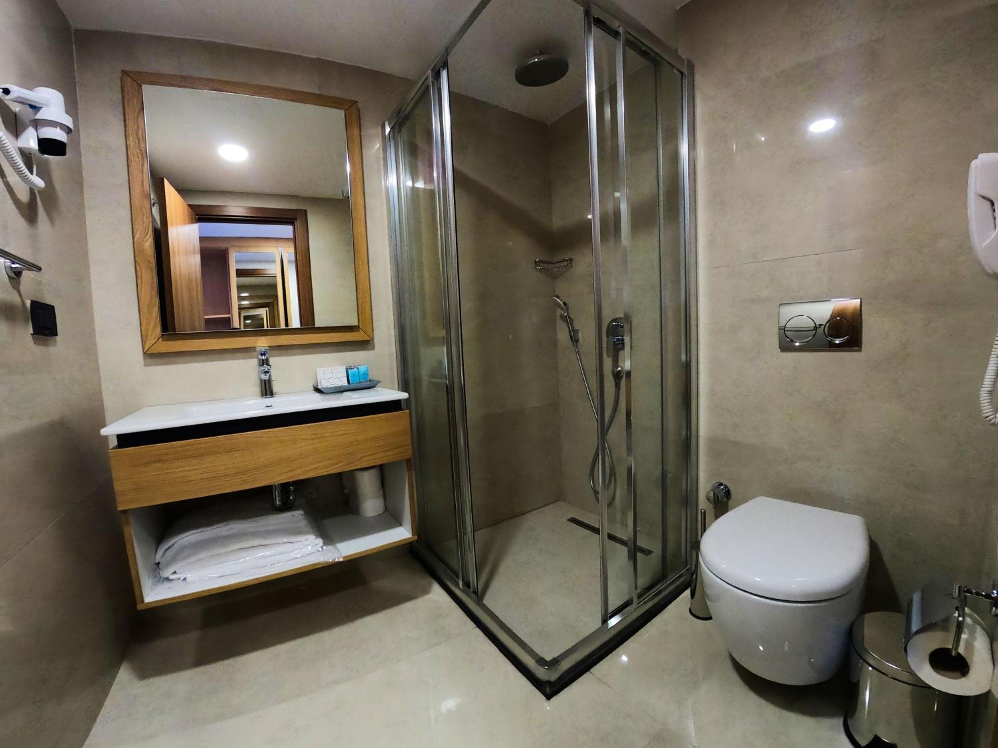 Superior Double or Twin Room,1147397347:JPEG