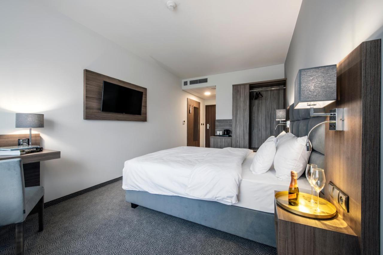 Large Single Room