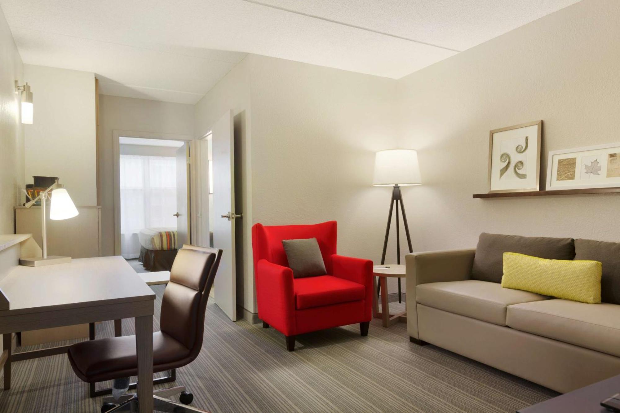 One-Bedroom Suite Queen Bed Bathtub Disablity Access or Non-Smoking,200179477:JPEG