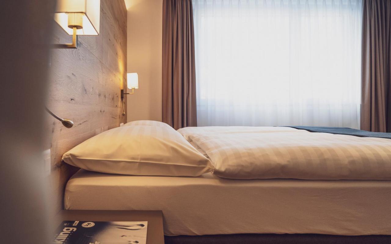 Standard Double Room,1015218316:JPEG