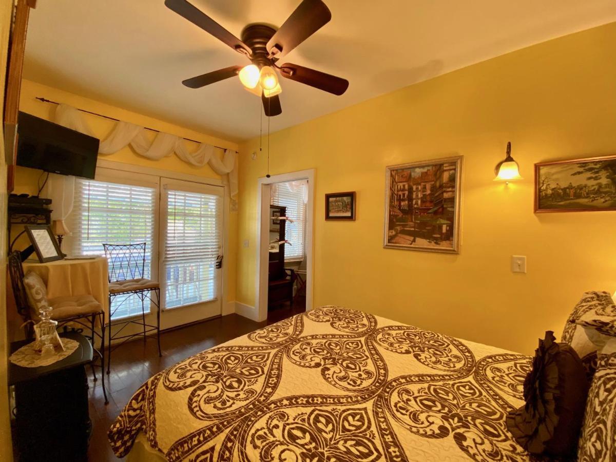 Economy Queen Room