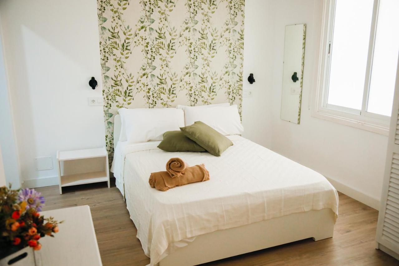 Family Room,1027493890:JPEG