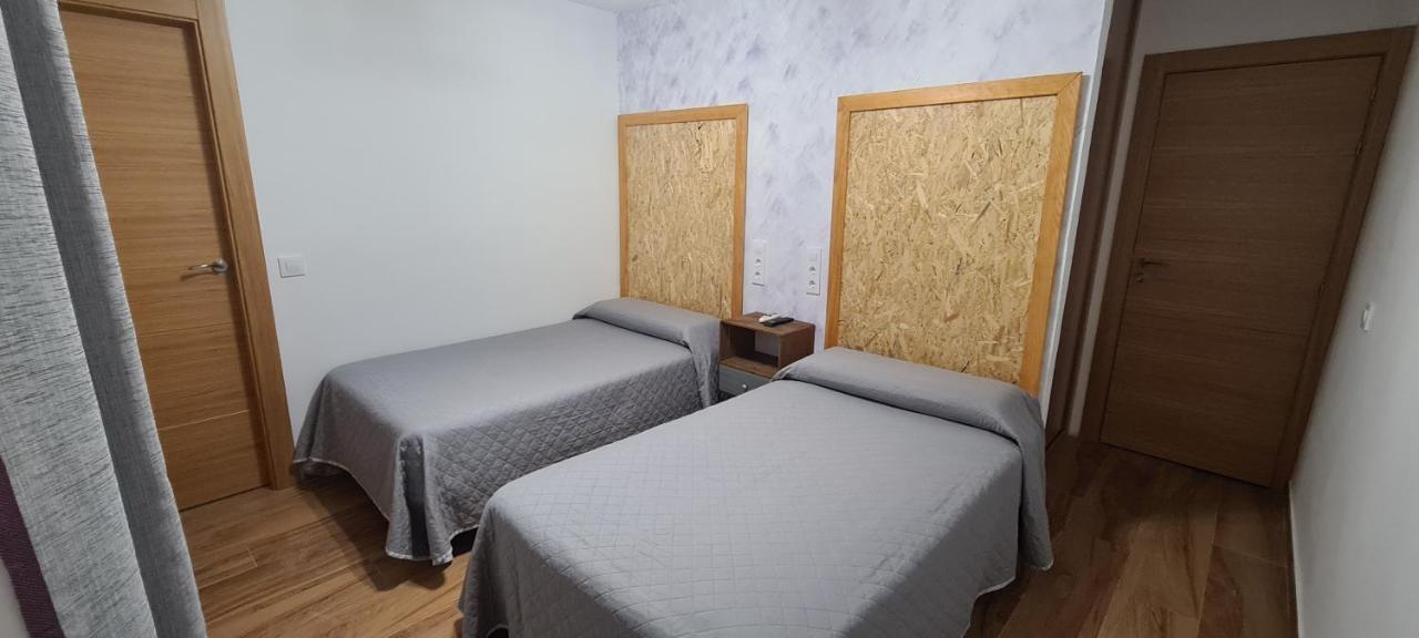 Deluxe Queen Room,1765384760:JPEG