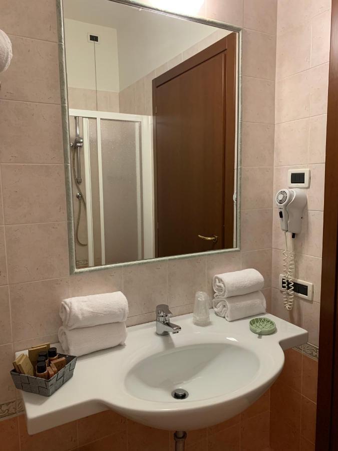 Standard Family Room,1084749040:JPEG