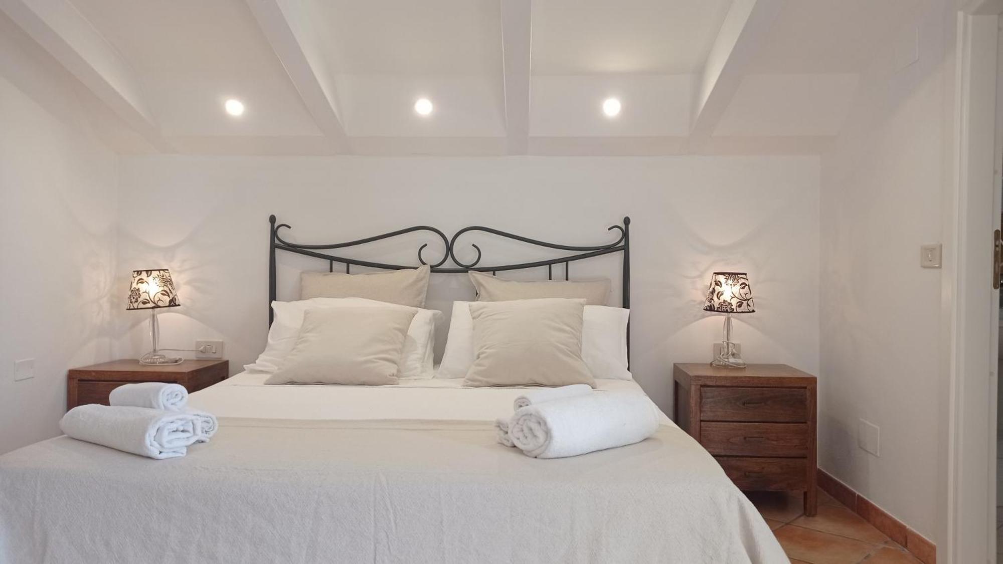 Double Room,425179605:JPEG