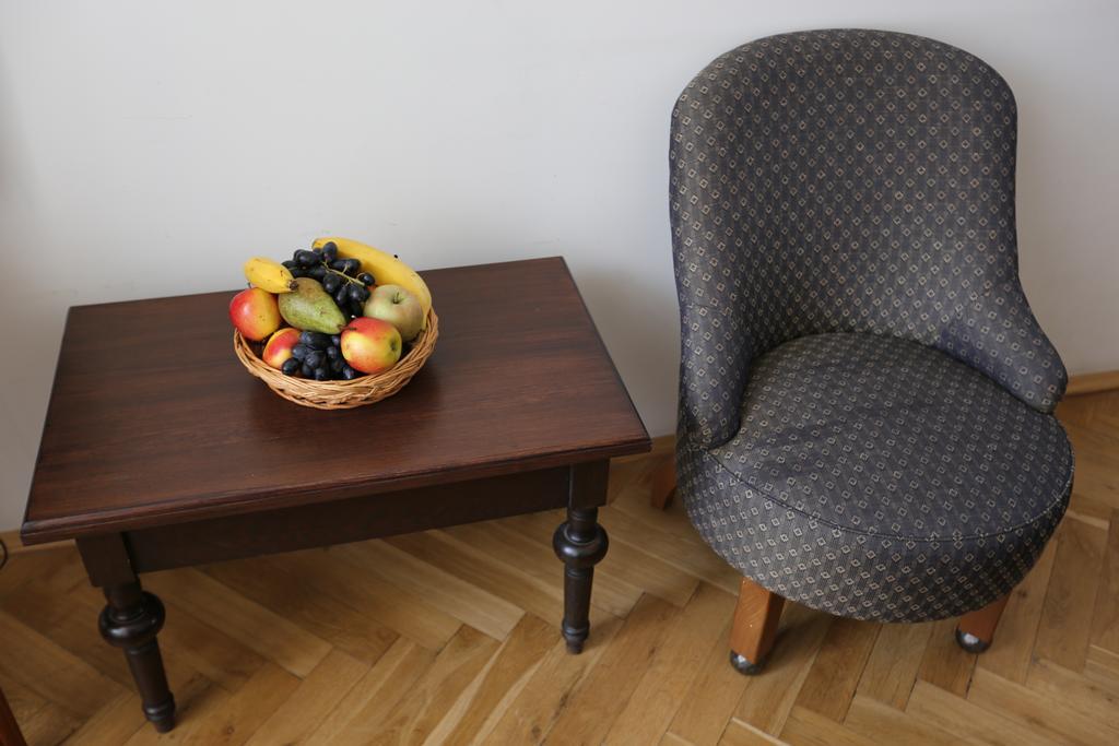 Double Room,1656175182:JPEG