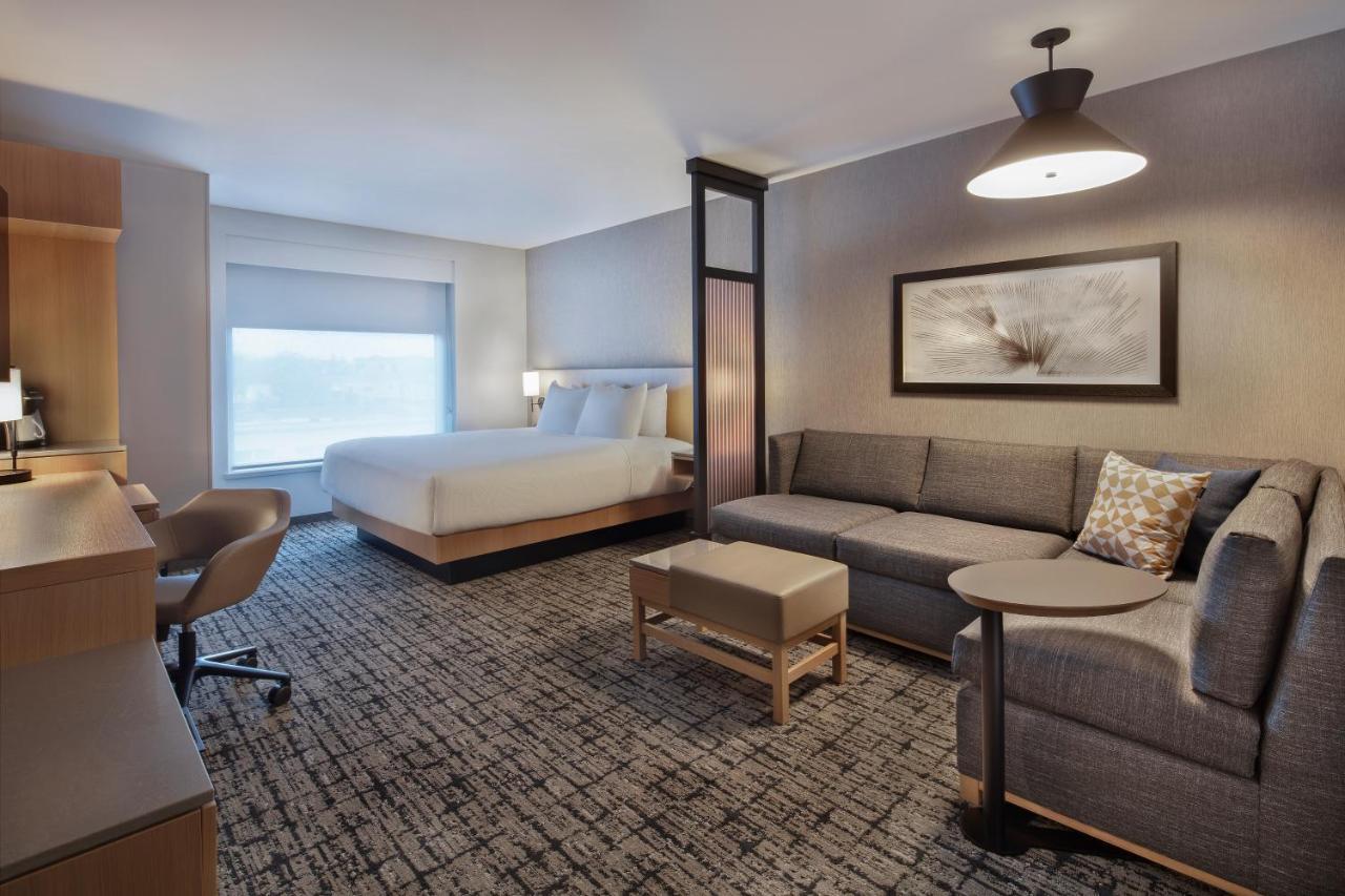 Standard King Room with Sofa Bed,1499873902:JPEG