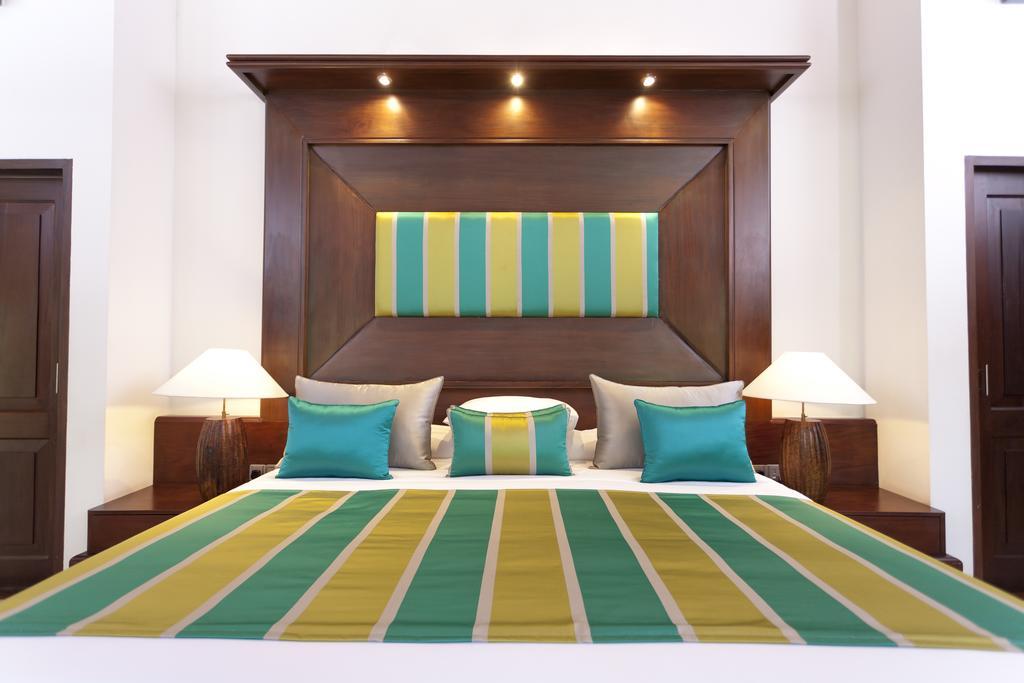 Deluxe Suite Plunge Pool Early Check & Late Check-out on Availability & on all Spa Treatments,294081448:JPEG