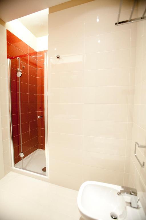 Standard Quadruple Room,11684306:JPEG