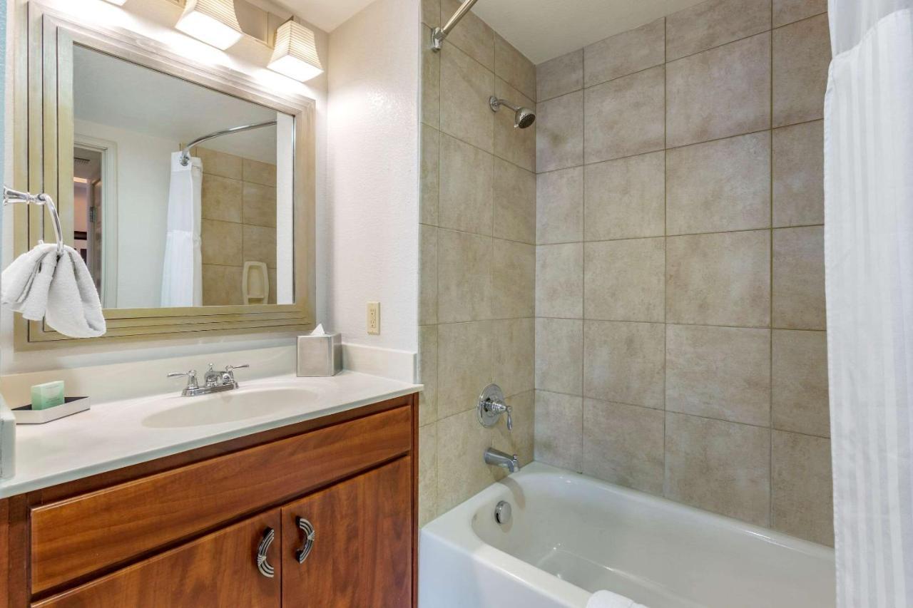 Two Bedroom,1275688150:JPEG