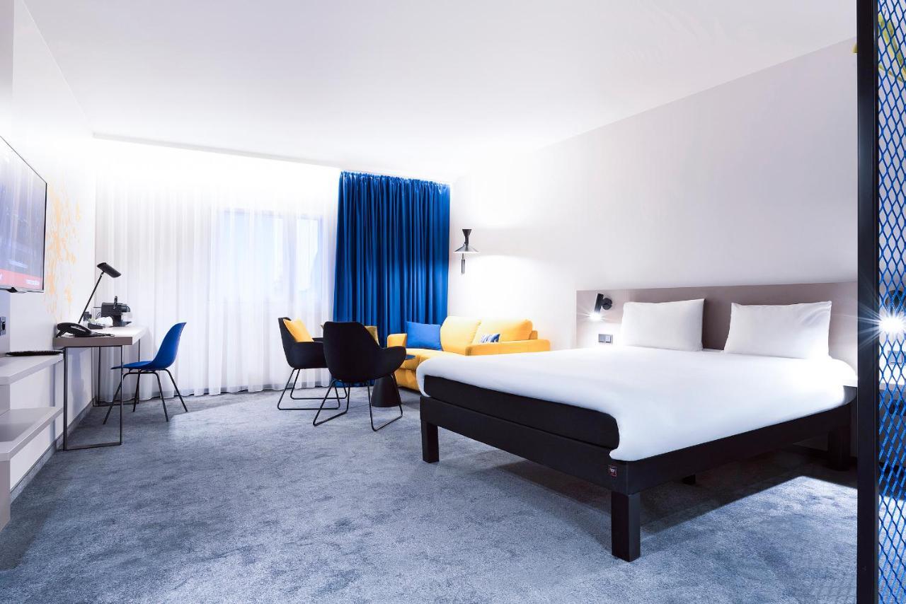 Premium Family Room,1274864767:JPEG