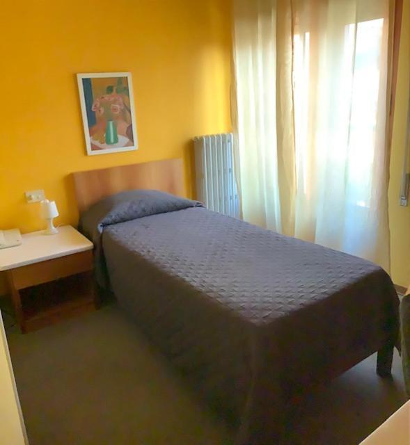 Single Room with Balcony,1446936463:JPEG
