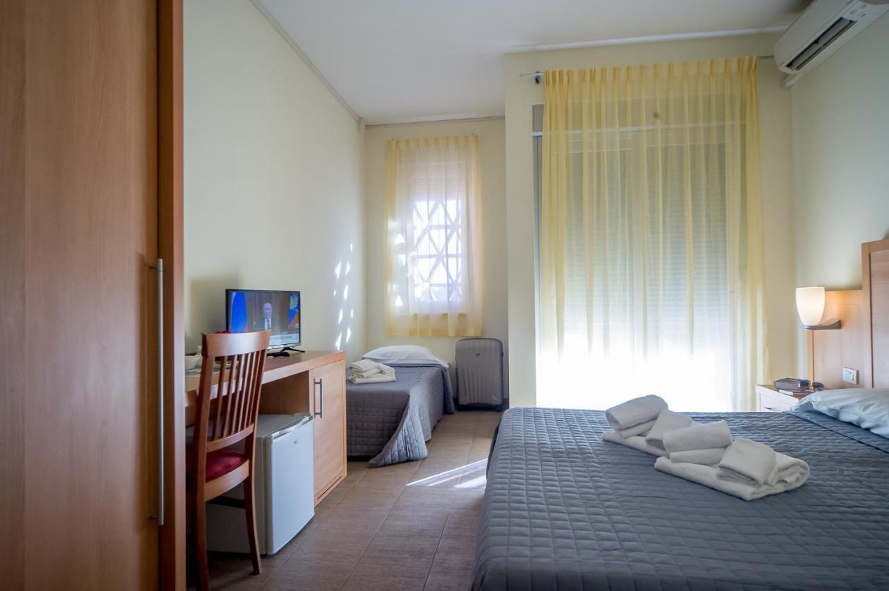 Small Double Room,1205135848:JPEG