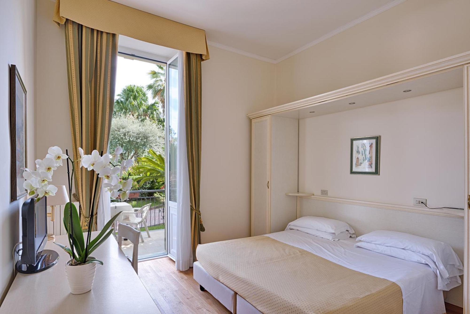 Standard Double or Twin Room Balcony