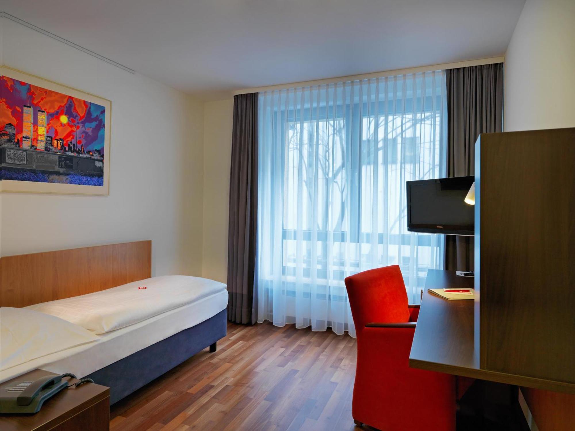 Single Room,1539787711:JPEG