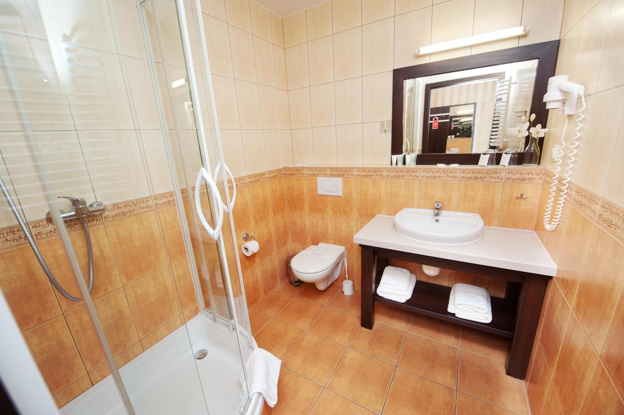 Triple Room,1212245320:JPEG