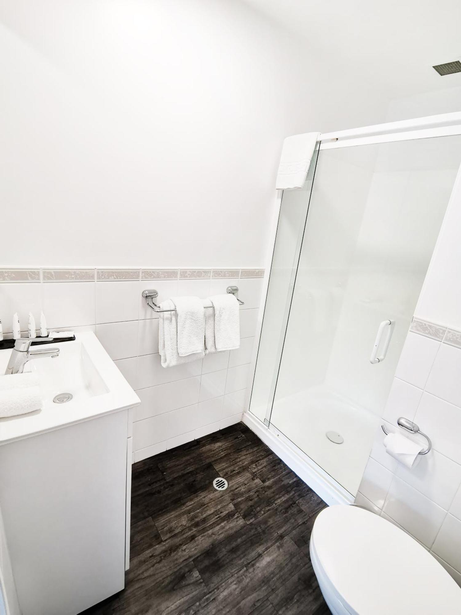 One-Bedroom Apartment,978711391:JPEG