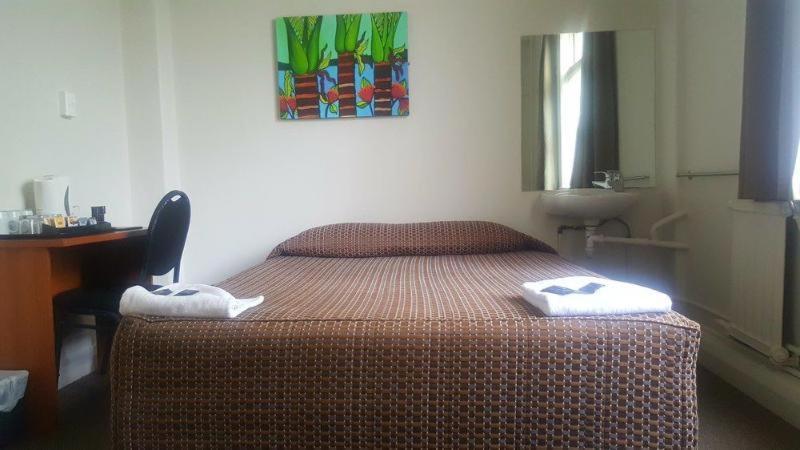 Economy Double or Twin Room,1213109164:JPEG