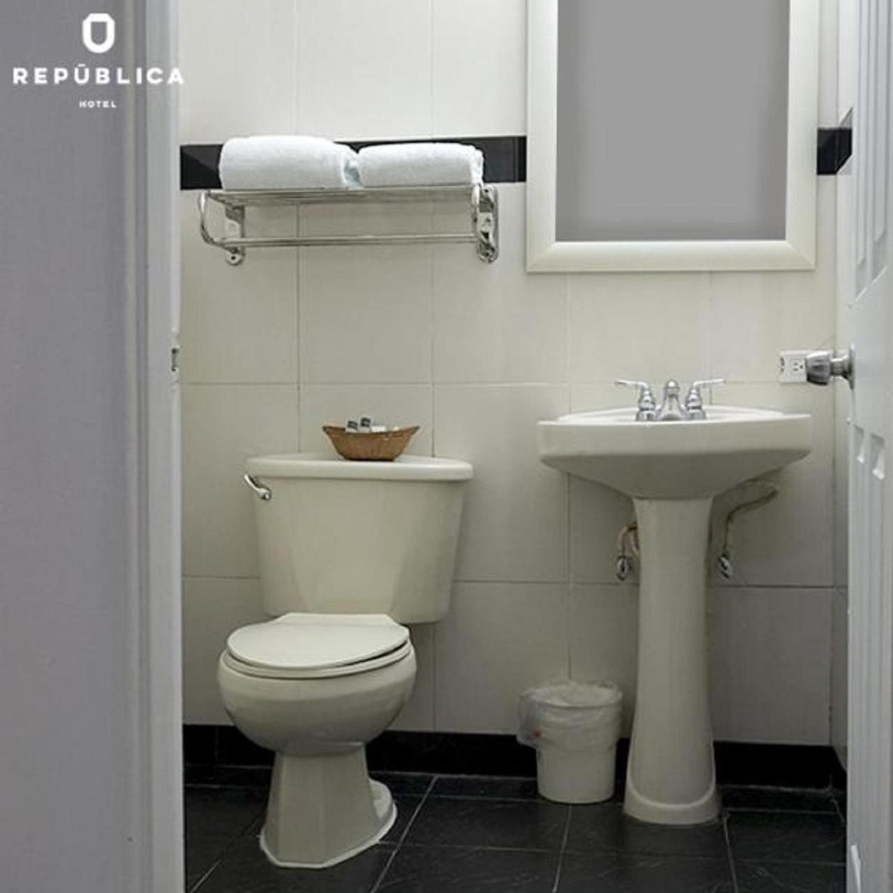 Twin Room,1214047933:JPEG