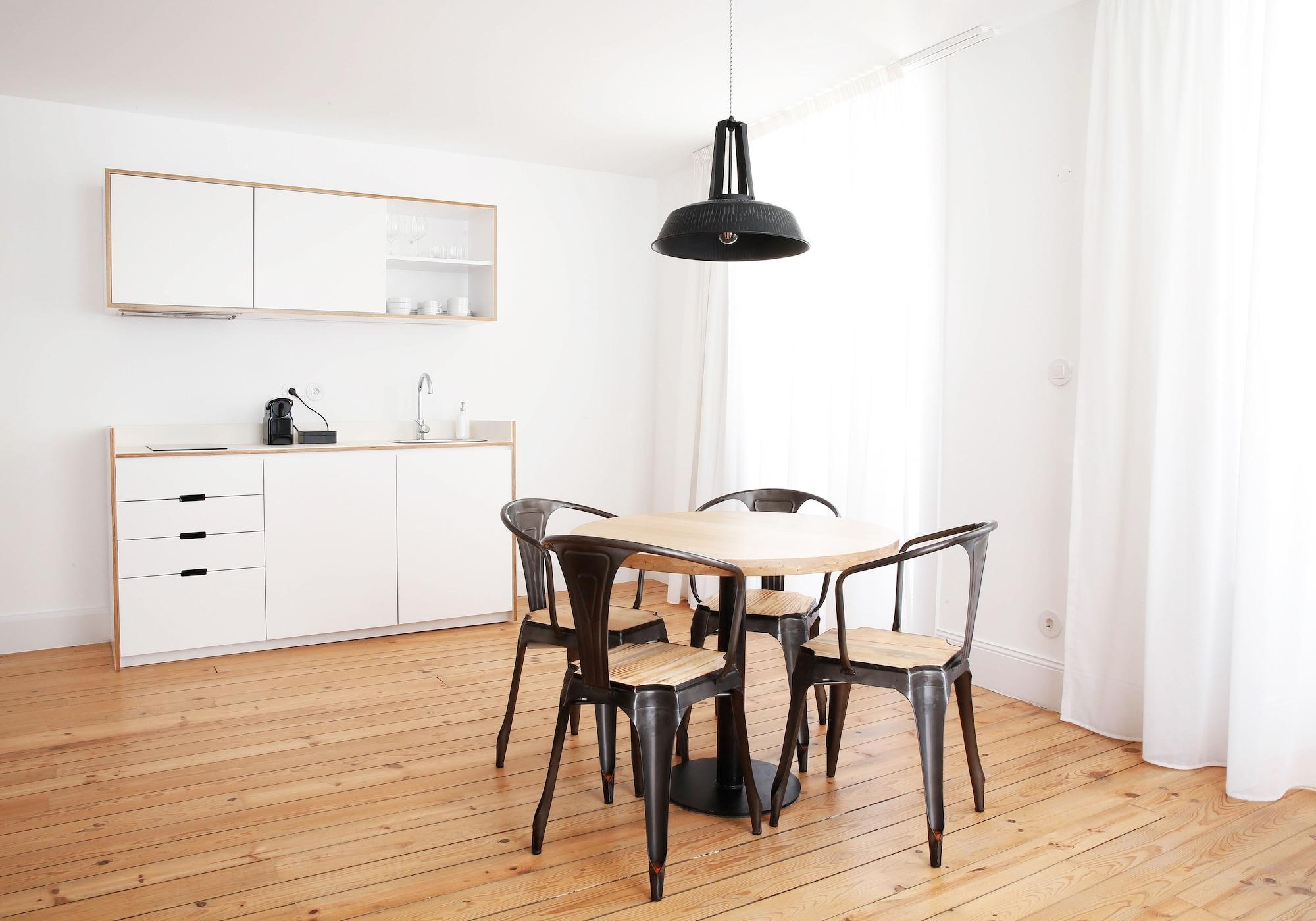 One-Bedroom Apartment,1215912952:JPEG
