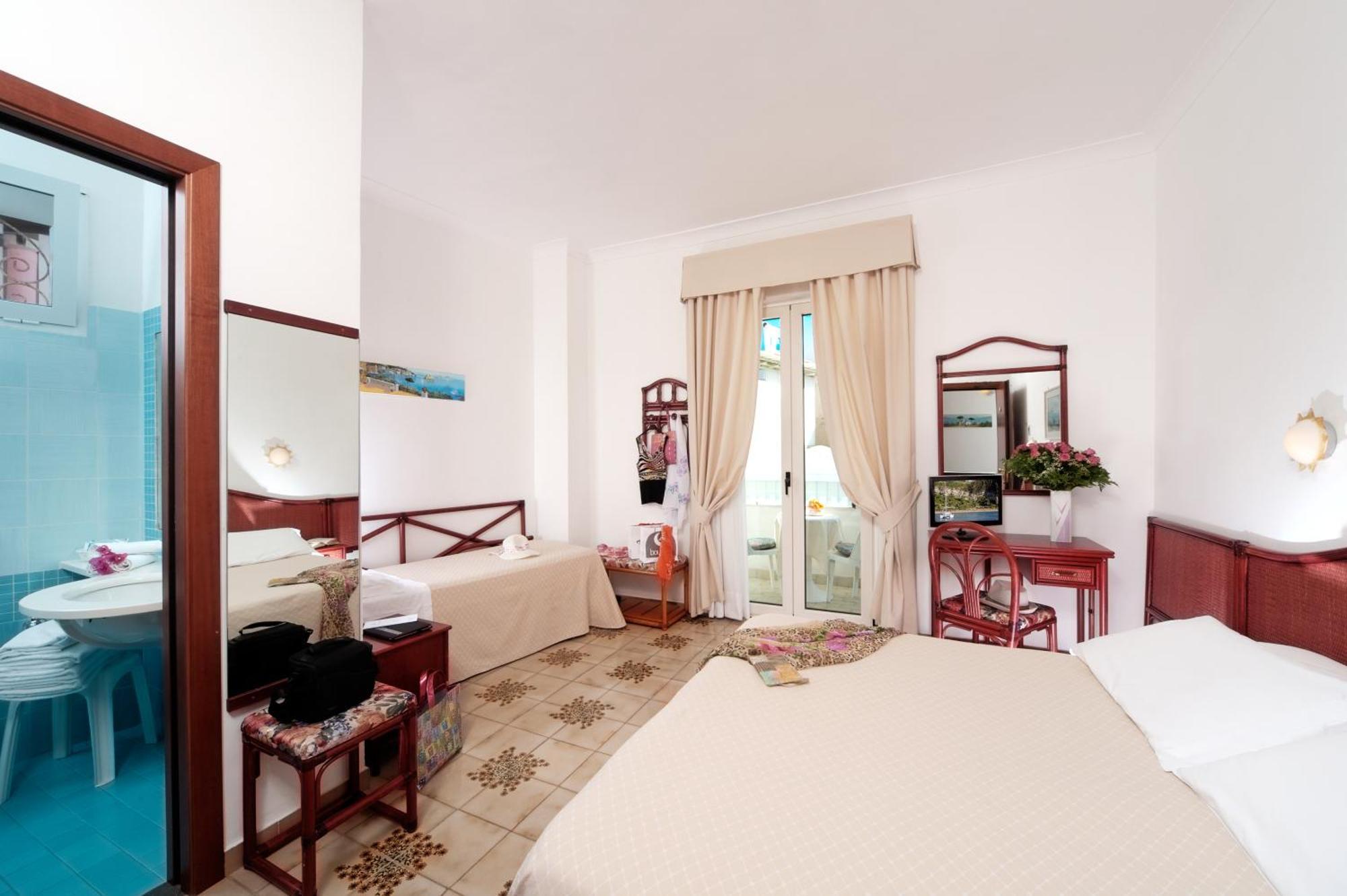 Classic Triple Room,1216133599:JPEG