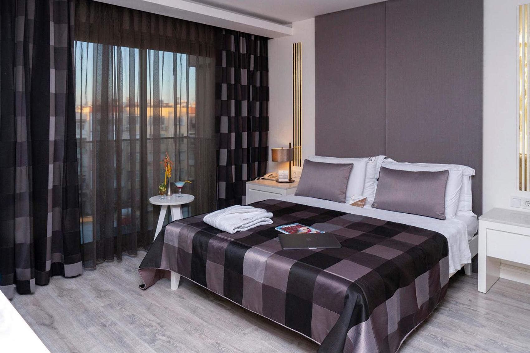 Standard Double Room with City View,1216441120:JPEG