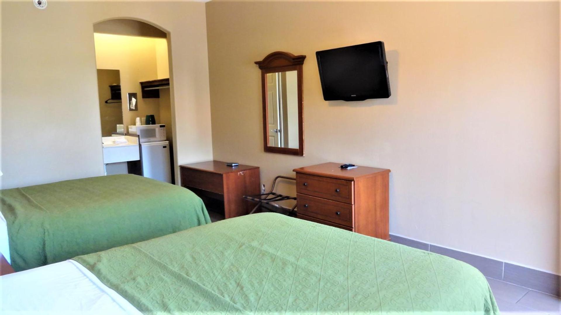 Standard Queen Room