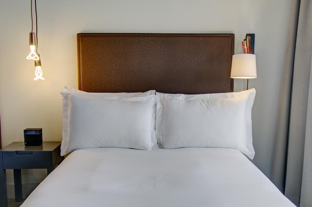 King or Queen Room,962929816:JPEG