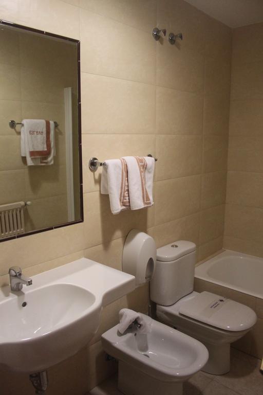 Standard Double or Twin Room,1109662059:JPEG