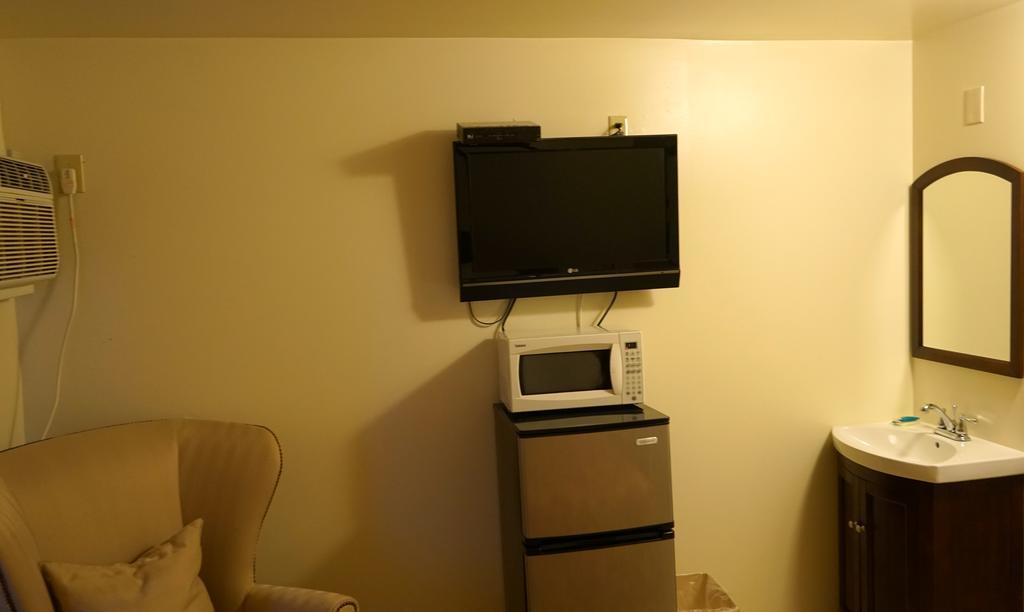 Queen Room,1588103336:JPEG