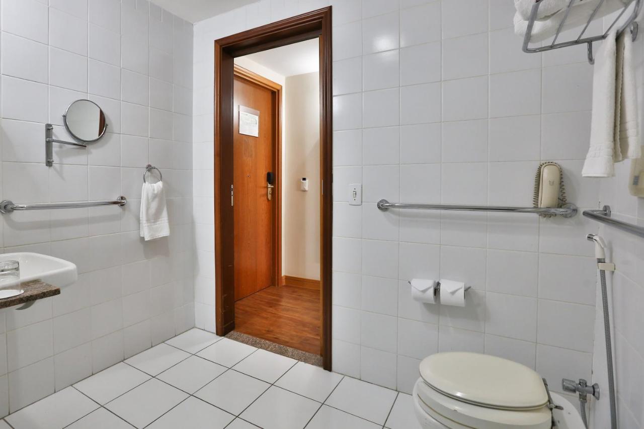 Quarto Premium com 2 camas solteiro Acessível para hospedes com mobilidade reduzida,1280535829:JPEG