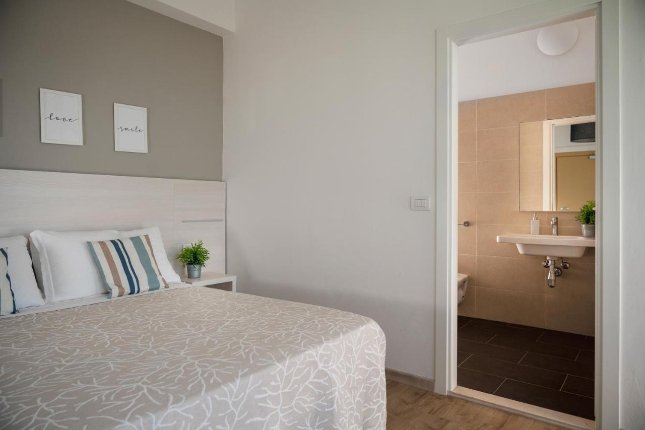 Deluxe Double Room with Balcony and Sea View,1244800963:JPEG