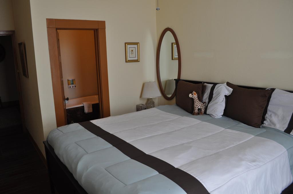 Standard King Room