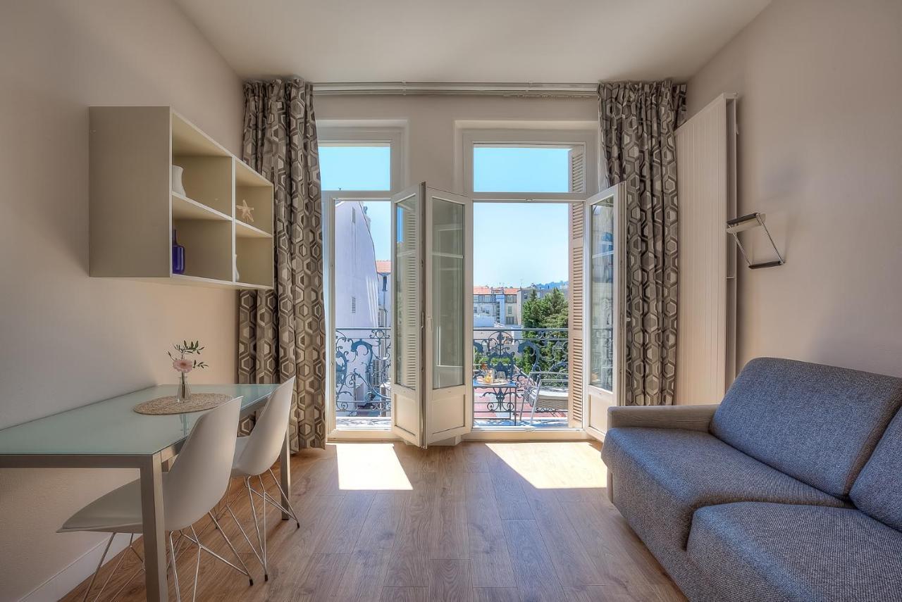 Apartment with Balcony,1253141098:JPEG