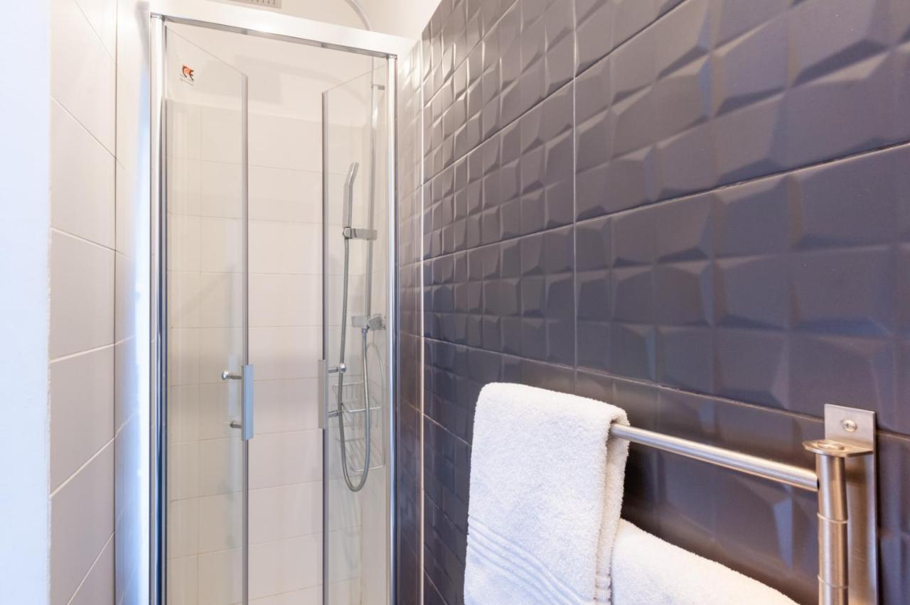 Standard Double Room,1257055393:JPEG