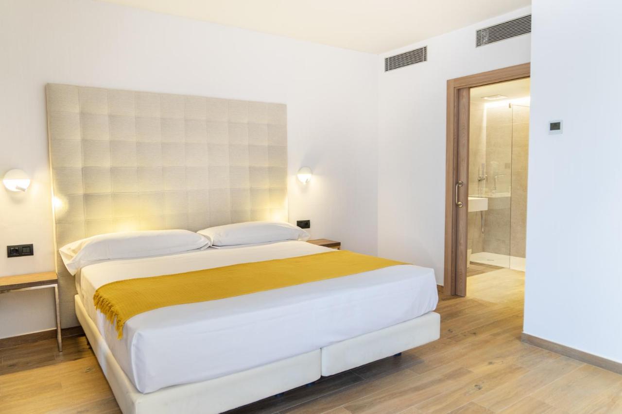 Double Room with Terrace,1261074097:JPEG
