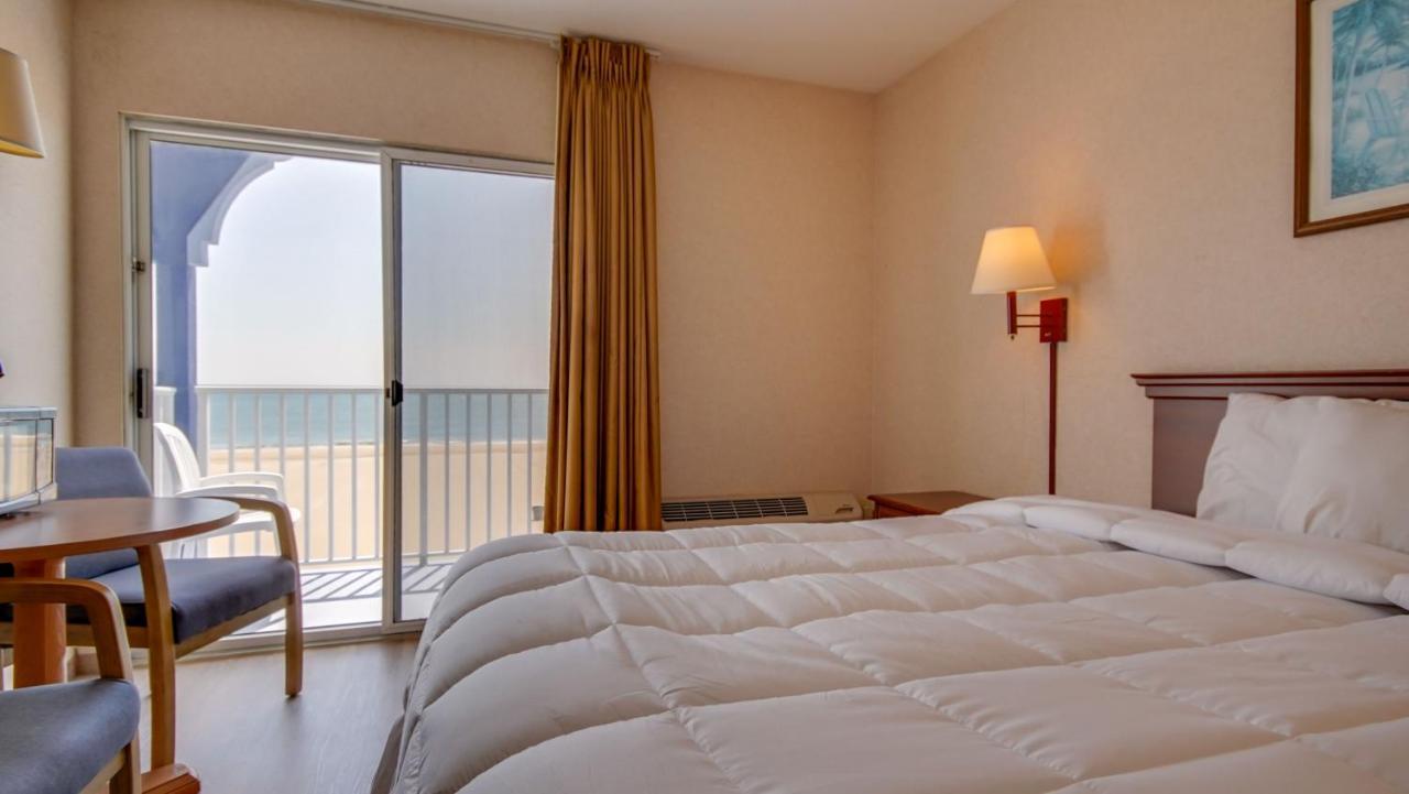 Queen Room Ocean Front