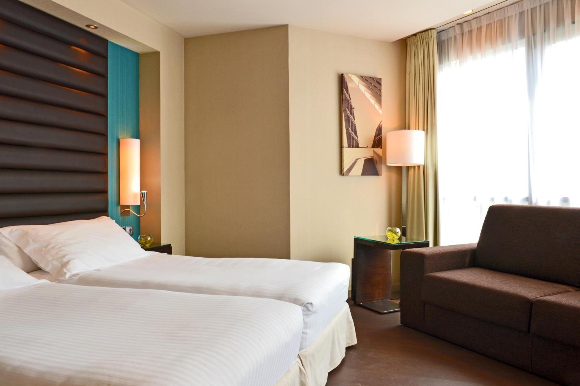 Superior Family Room,1572628619:JPEG