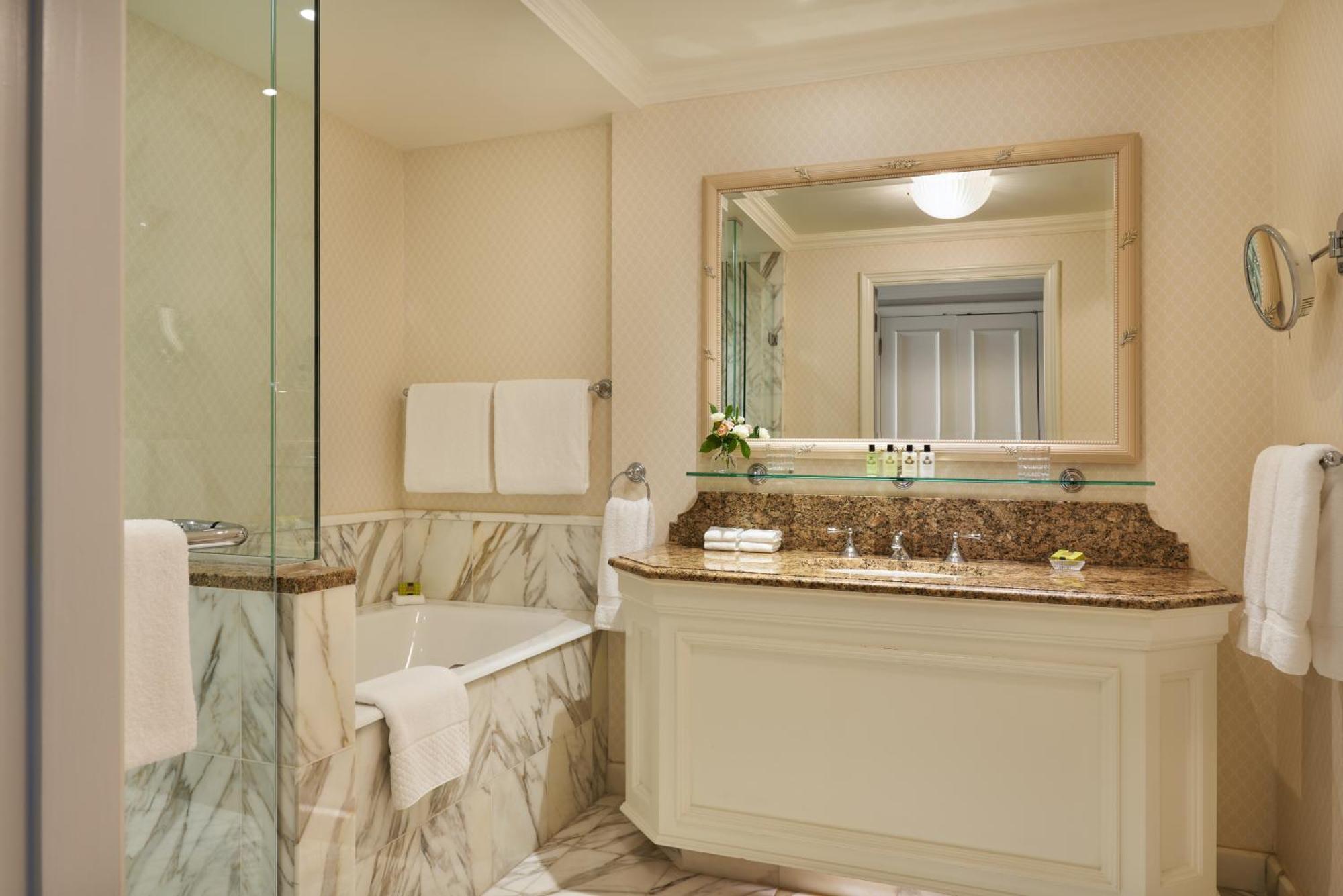 One bedroom suite with balcony,1433047096:JPEG