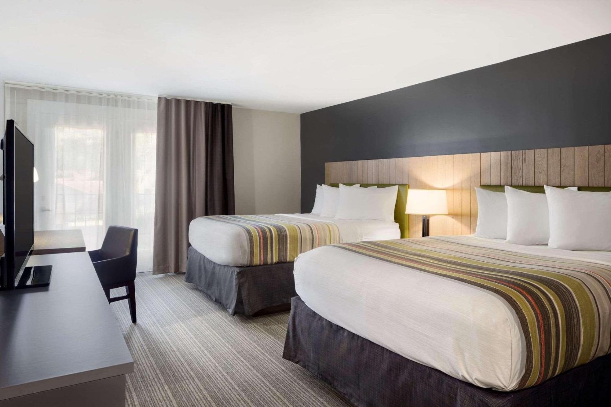 Queen Room with Two Queen Beds - Non-Smoking,1275795718:JPEG