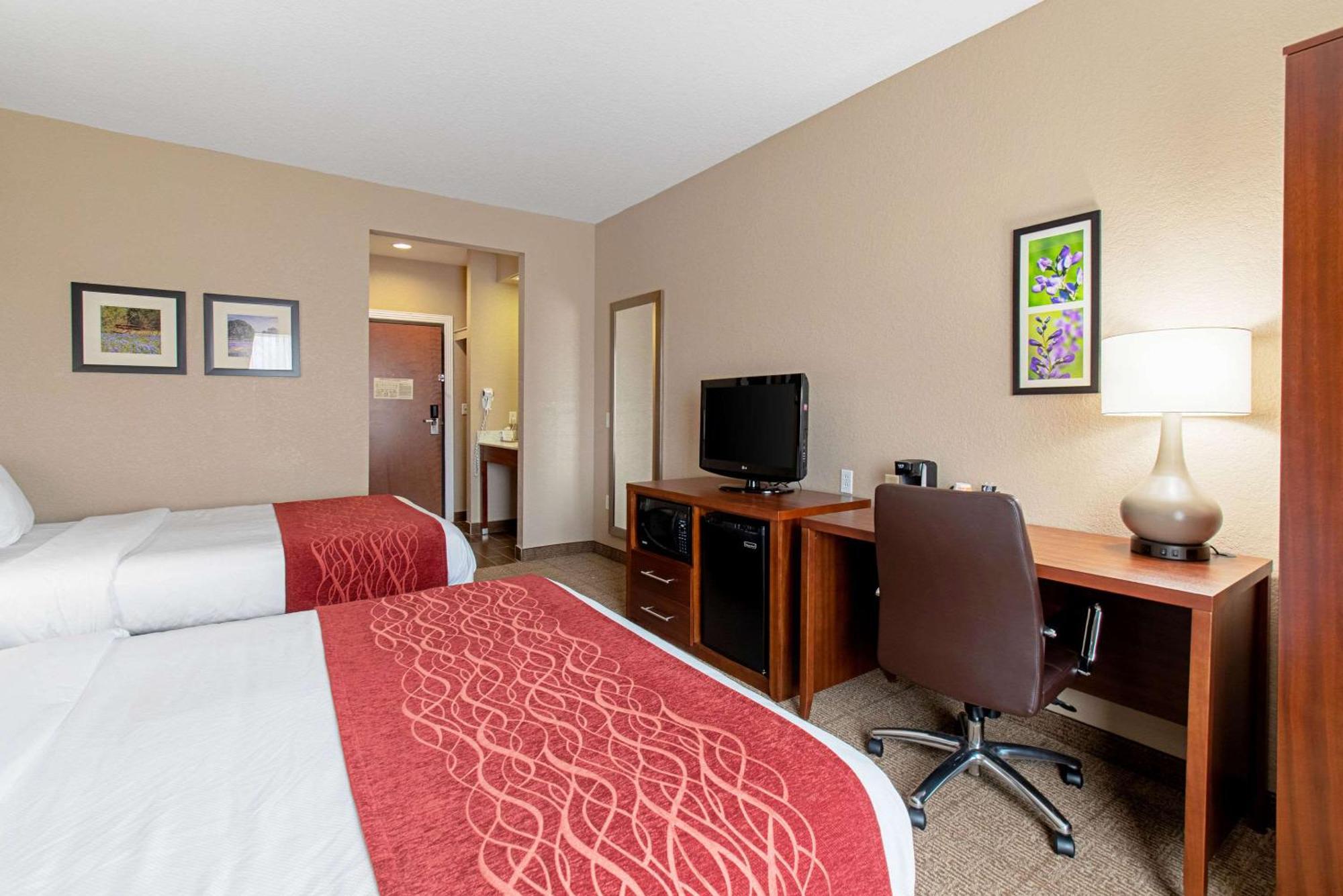 Queen Room with Two Queen Beds - Accessible/Non-Smoking,1276350214:JPEG