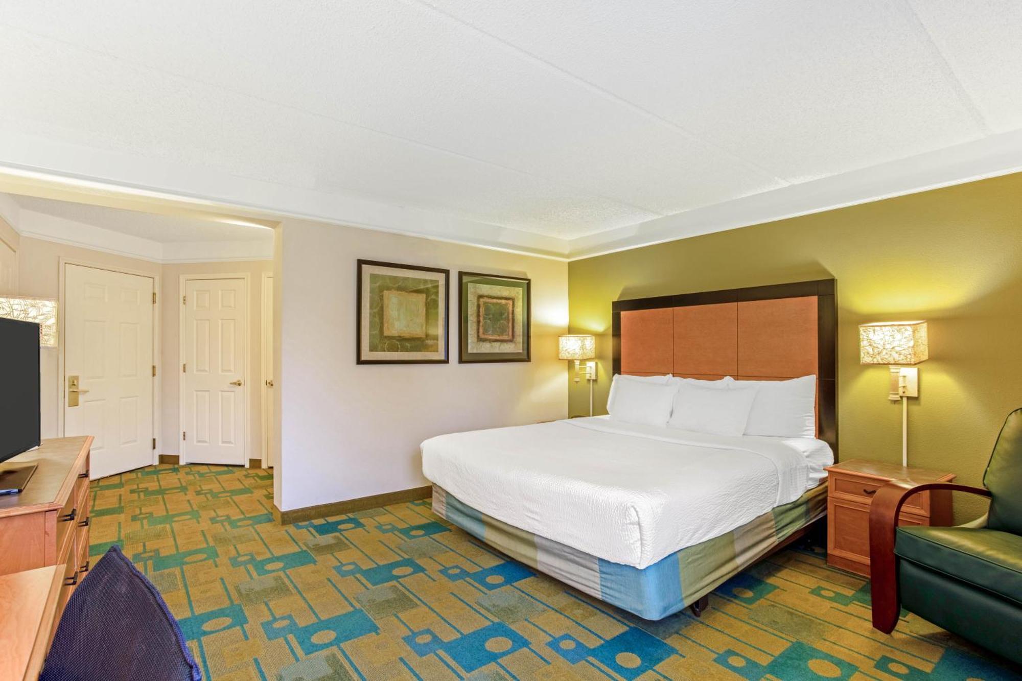 Deluxe King Room,1703564812:JPEG