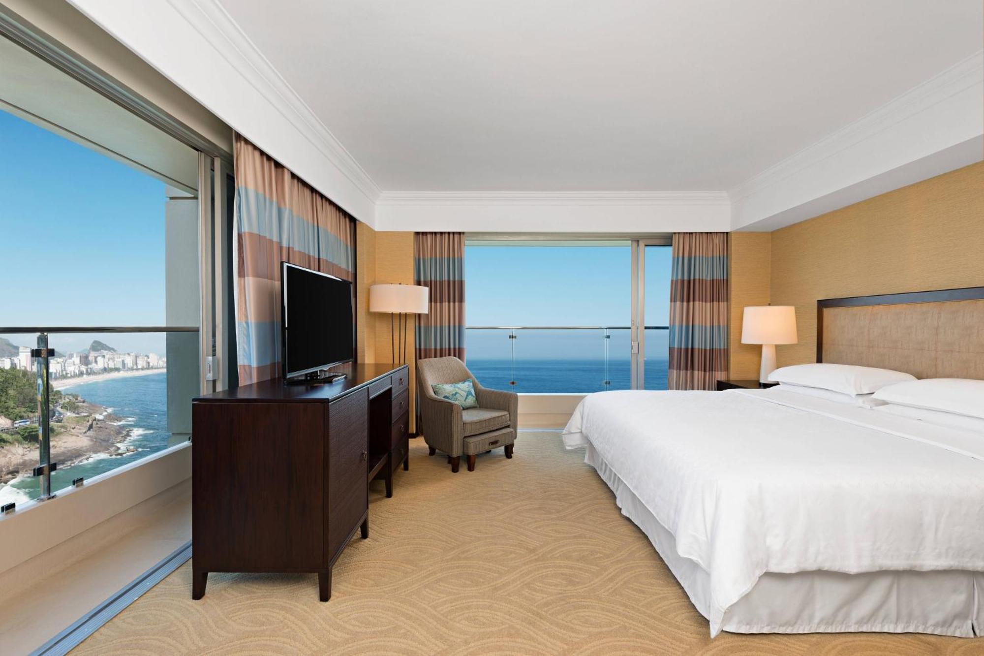 Club Suite, Club level, Suite, 1 King, Ocean Front view,1537522120:JPEG