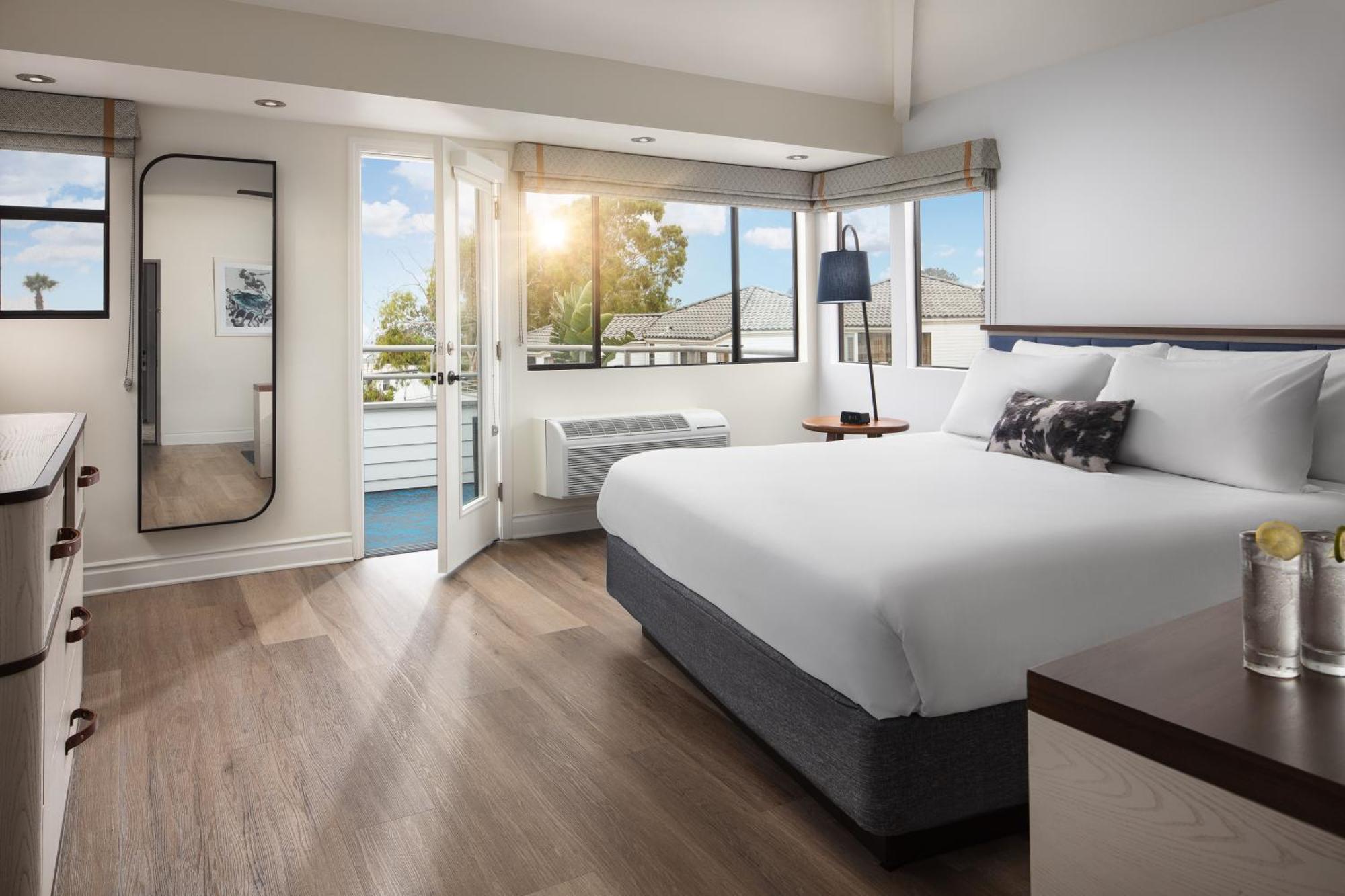 Standard King Room Ocean View