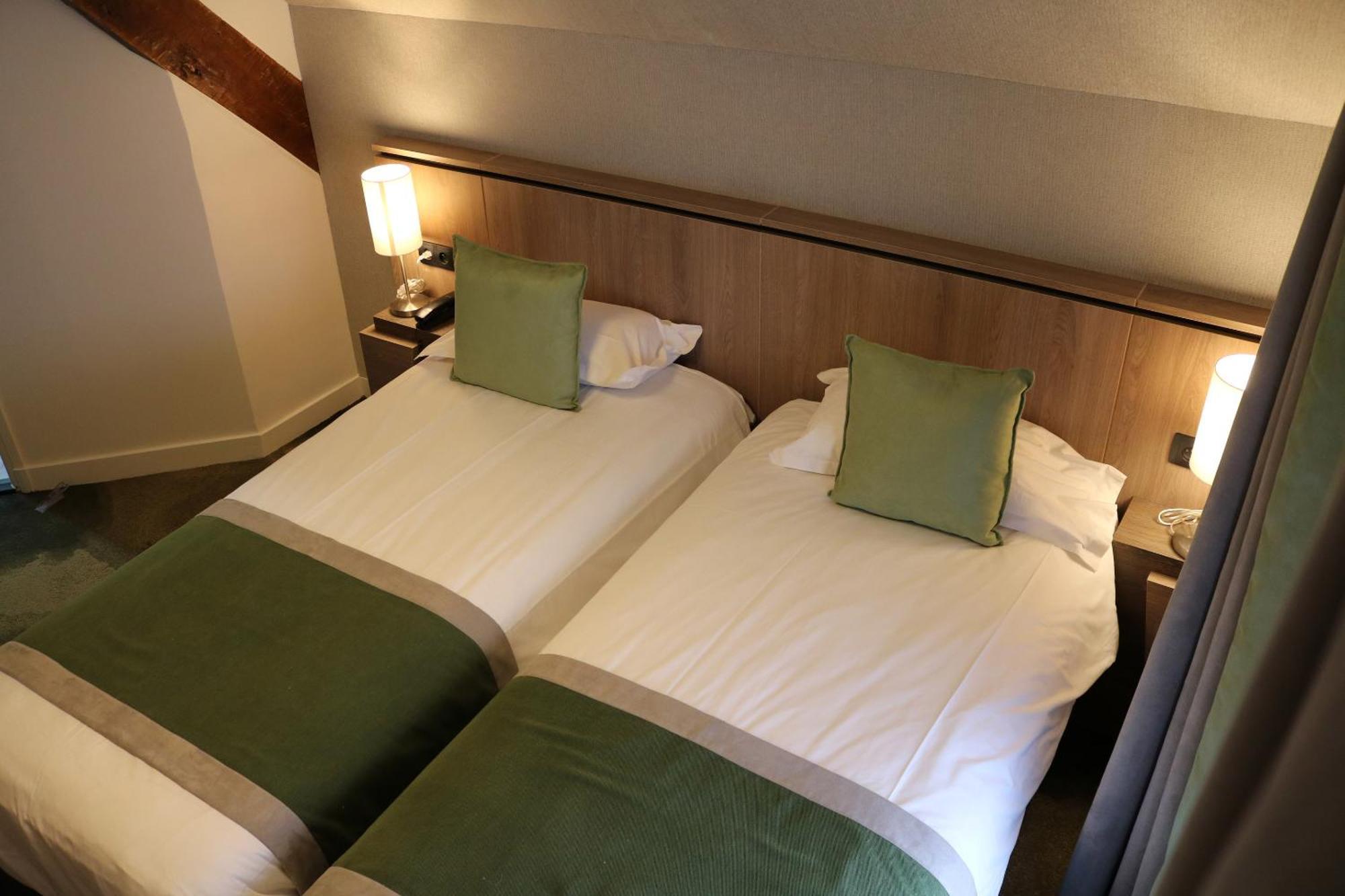 Twin Room,1239426553:JPEG