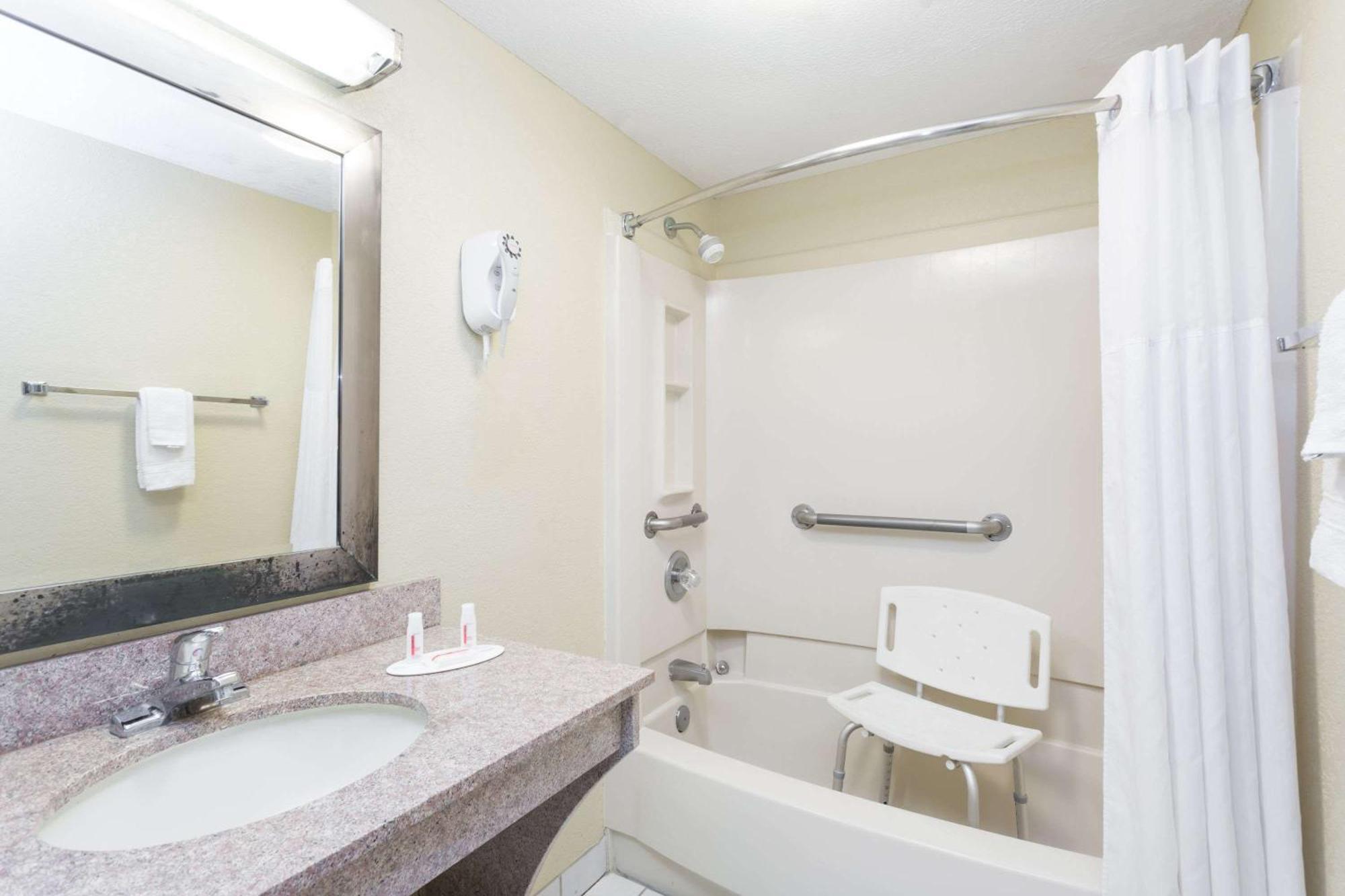Queen Room Two Queen Beds Mobility Access or Non-Smoking