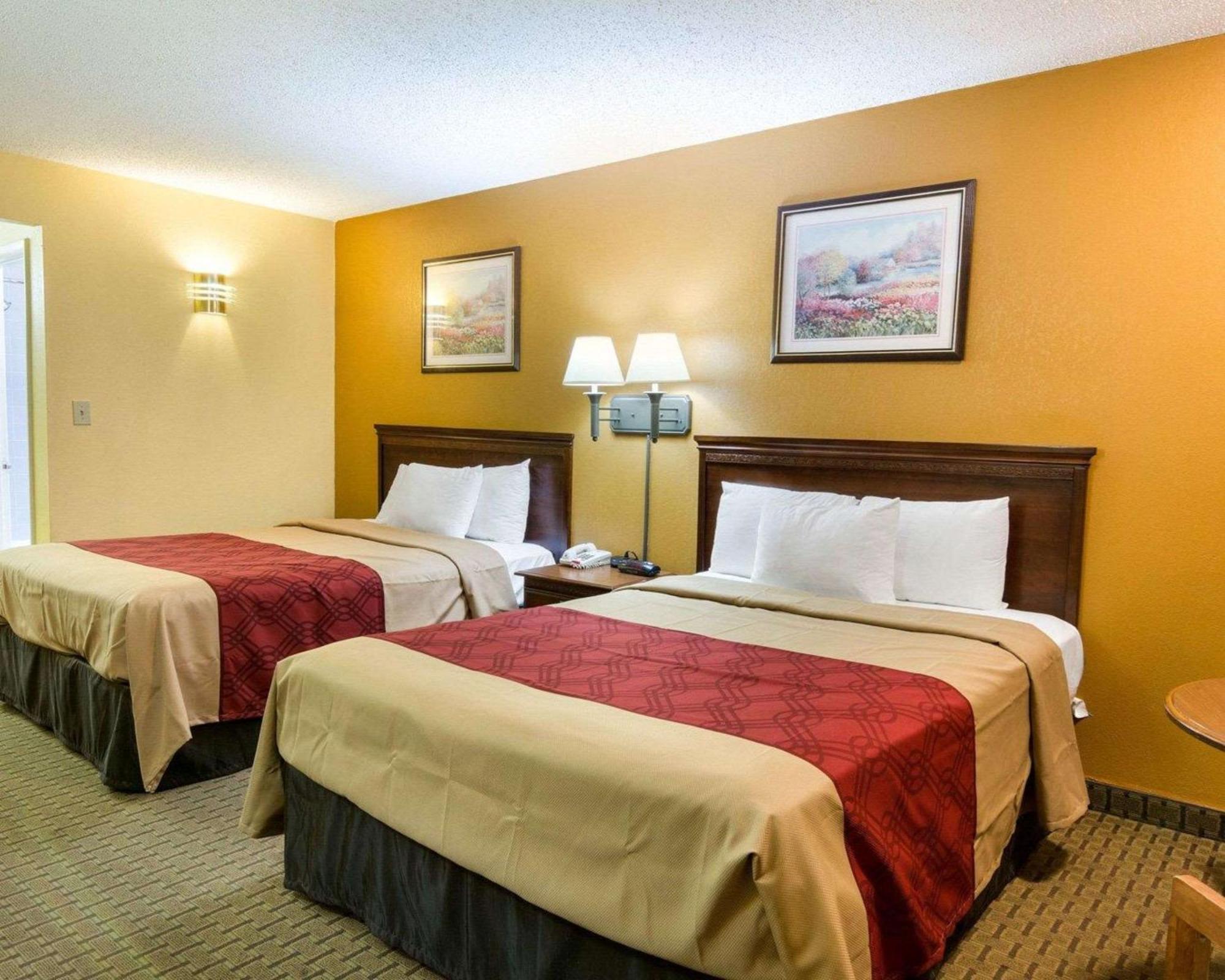 Queen Room with Two Queen Beds - Smoking,1280845072:JPEG