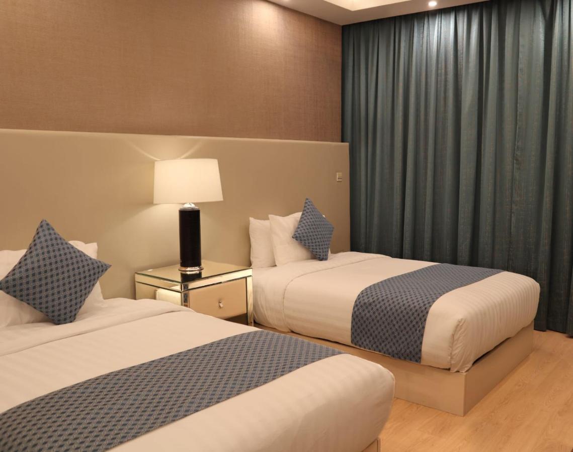 King Suite with Balcony,1332021365:JPEG