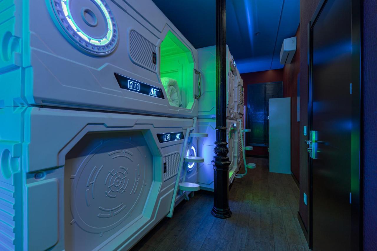 Single Capsule Pod in Mixed Dormitory,1297620469:JPEG